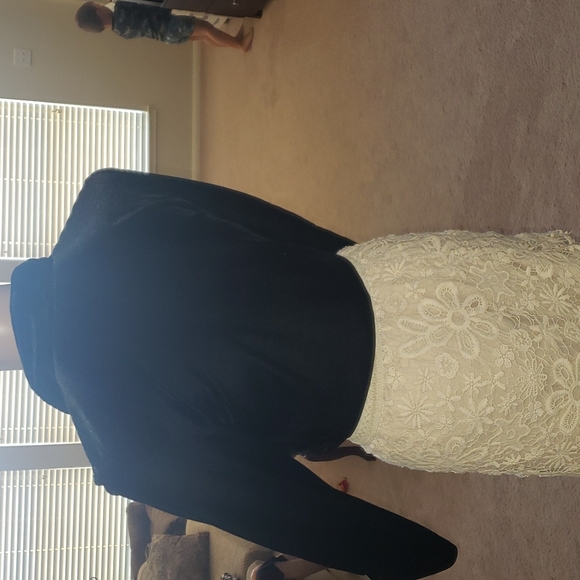 Paper Doll s Shimmery velour tie front cropped foldover collar top - Picture 3 of 6